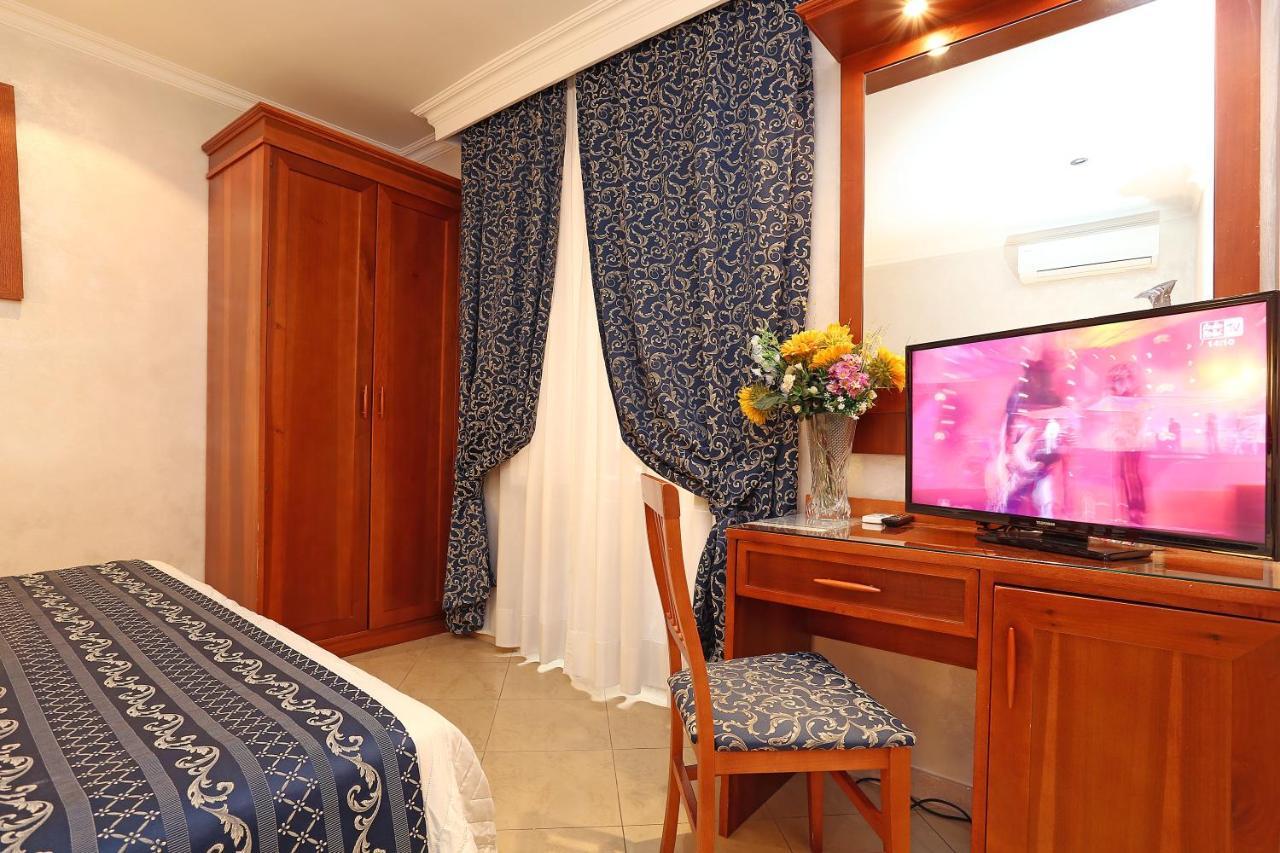ローマ アドーラスイート B＆B Bed & Breakfast エクステリア 写真